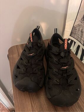 hoka hiking shoes size 9